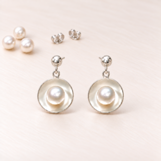 Sea Pearl Earrings.