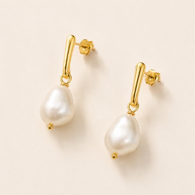 Gold-Plated Earring with Pearl. - Image 2