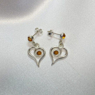 Heart earring with 2 amber.