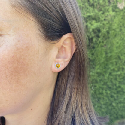 Oxidized Earring with Amber.